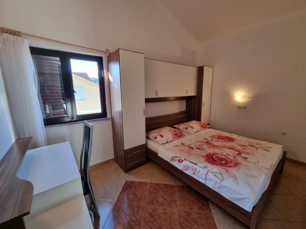 Apartment Grbac Barbat na Rabu Екстериор снимка