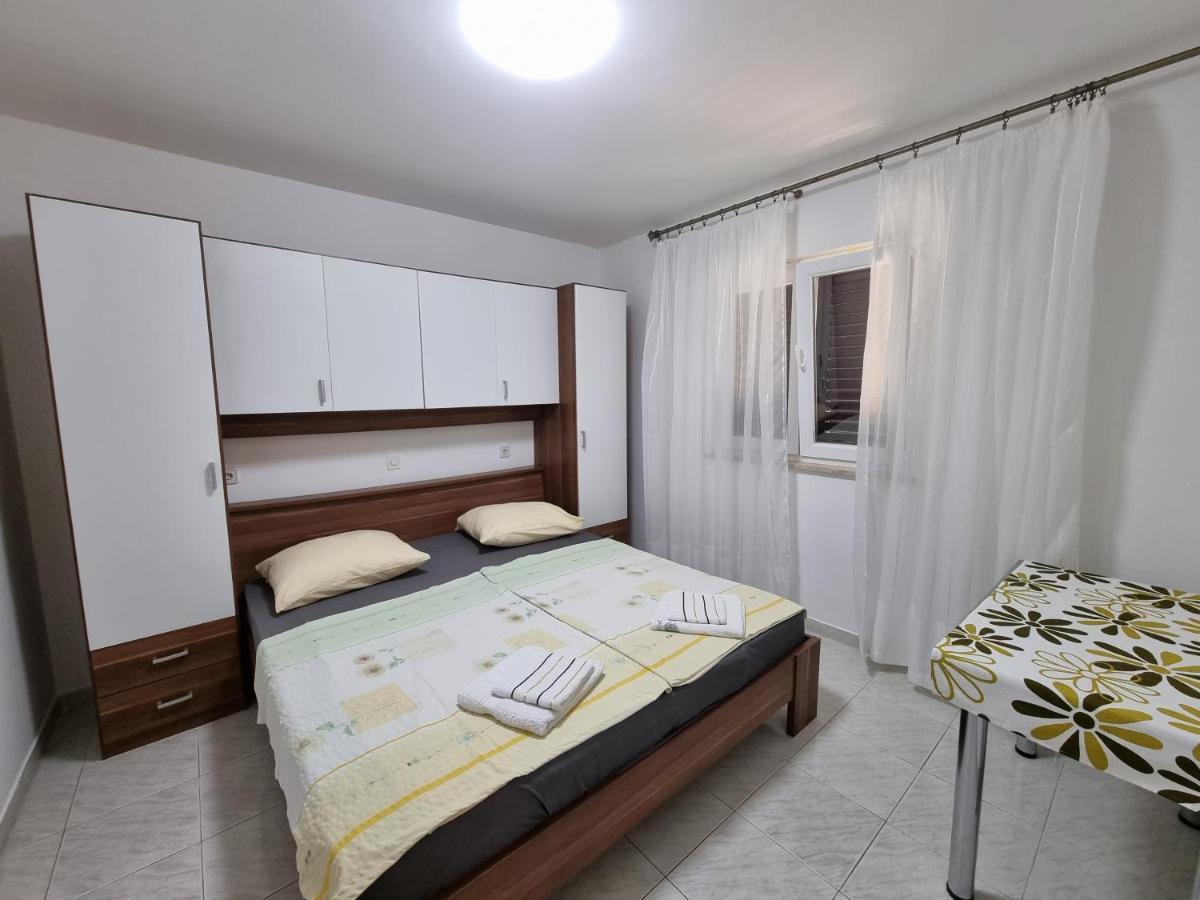 Apartment Grbac Barbat na Rabu Екстериор снимка