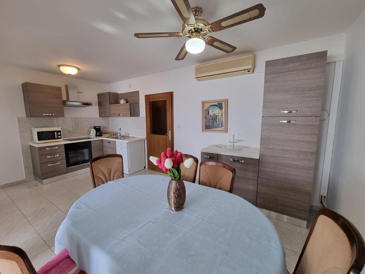 Apartment Grbac Barbat na Rabu Екстериор снимка