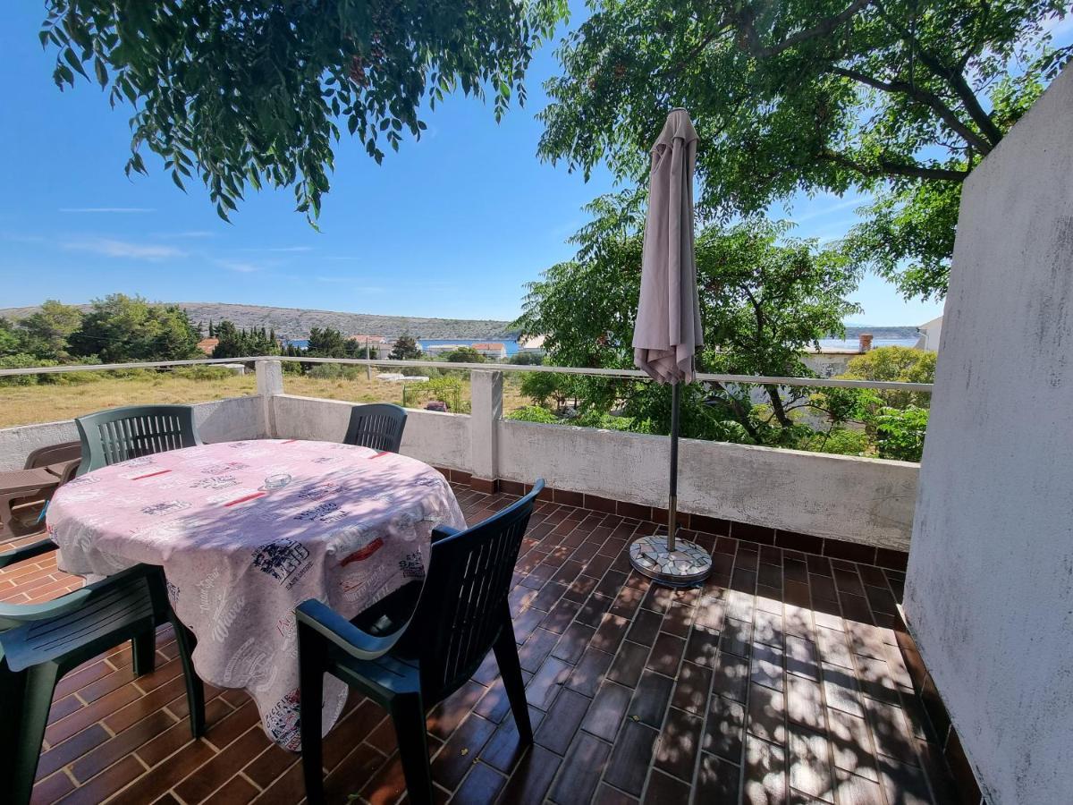 Apartment Grbac Barbat na Rabu Екстериор снимка