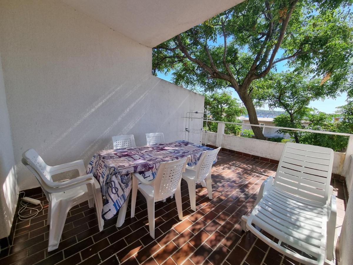 Apartment Grbac Barbat na Rabu Екстериор снимка